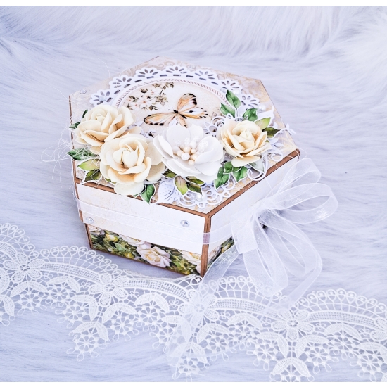 Box prezentowy- pudełko ręcznie zdobione na Dzień Babci i Dzień Dziadka 002